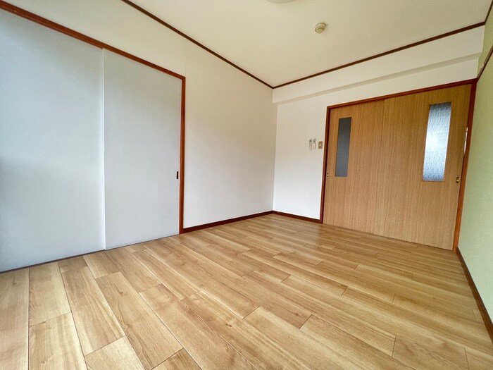 物件内観写真9　(居室)