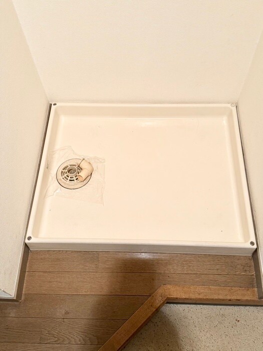 物件内観写真10　(洗濯機置場)