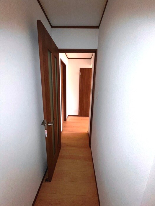 物件内観写真18　(廊下)