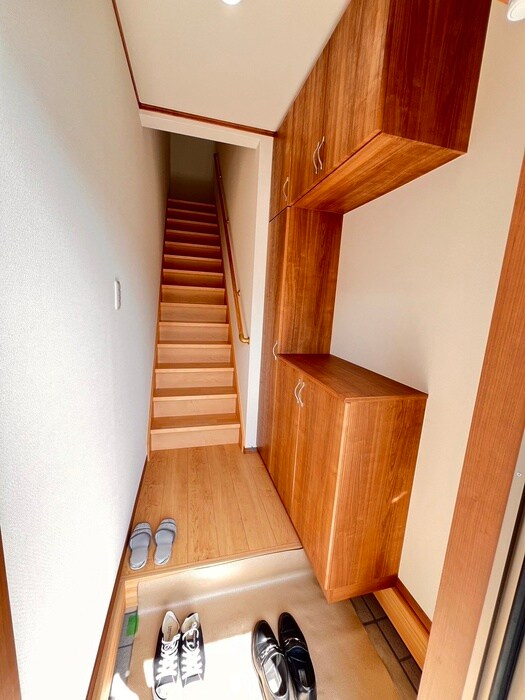 物件内観写真18　(玄関)