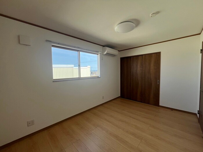 物件内観写真8　(居室)