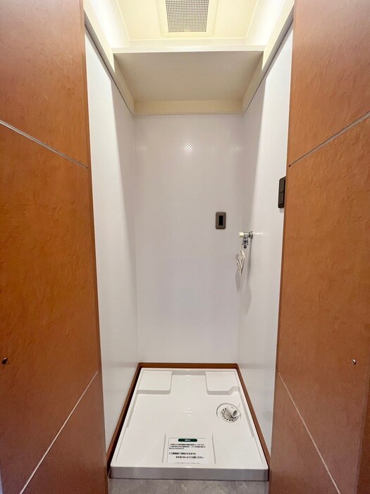 物件内観写真16　(洗濯機置場)