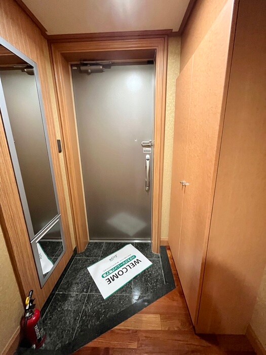 物件内観写真19　(玄関)