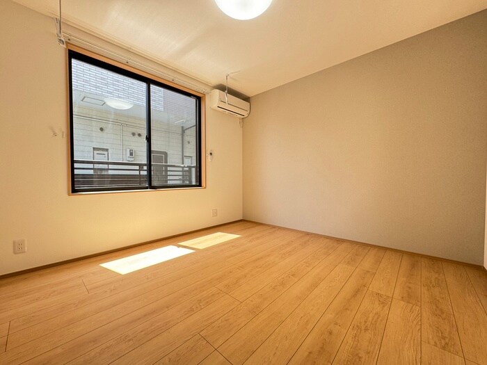 物件内観写真8　(居室)