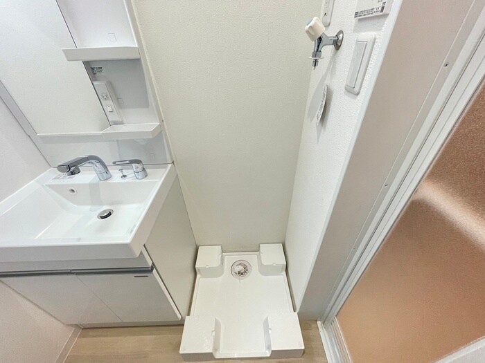 物件内観写真15　(洗濯機置場)