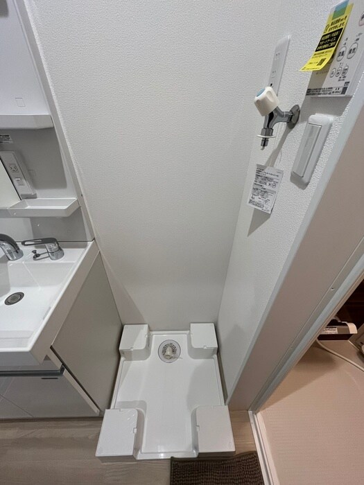 物件内観写真15　(洗濯機置場)