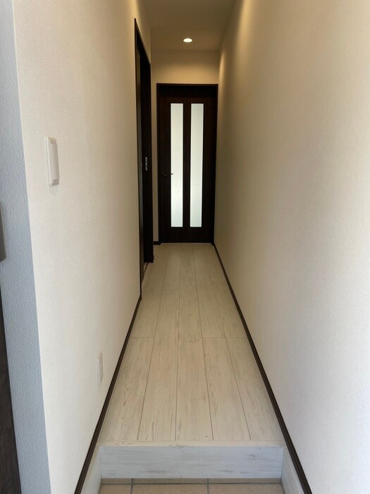 物件内観写真16　(廊下)