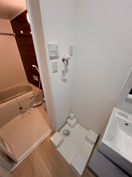 物件内観写真17　(洗濯機置場)