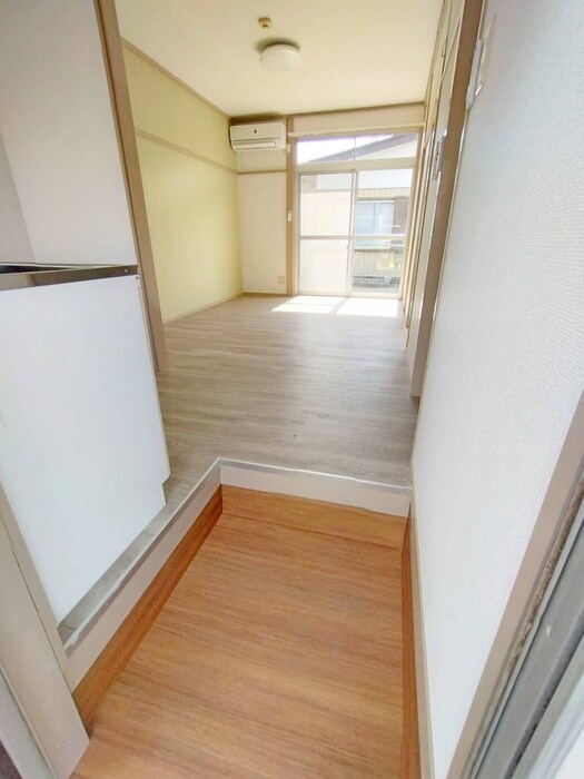 物件内観写真13　(玄関)