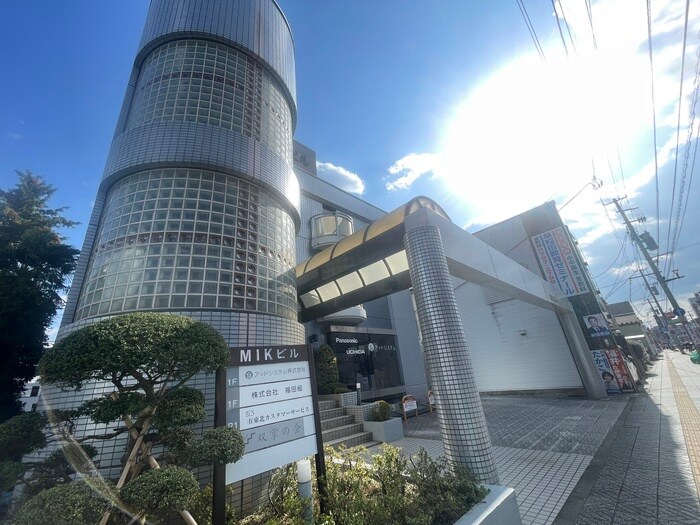 物件外観写真2　(同型モデル)