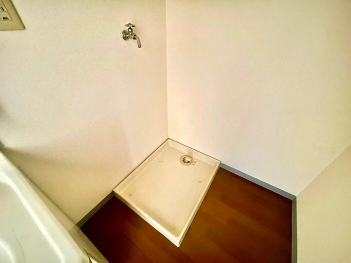 物件内観写真15　(洗濯機置場)