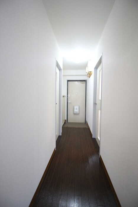物件内観写真18　(廊下)