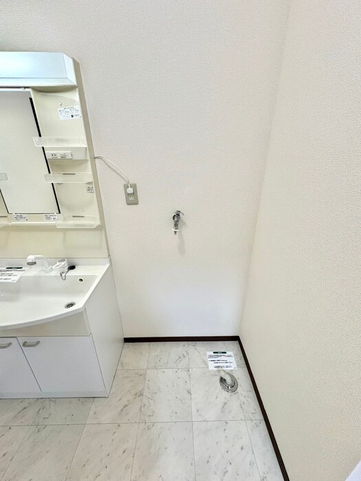 物件内観写真17　(洗濯機置場)