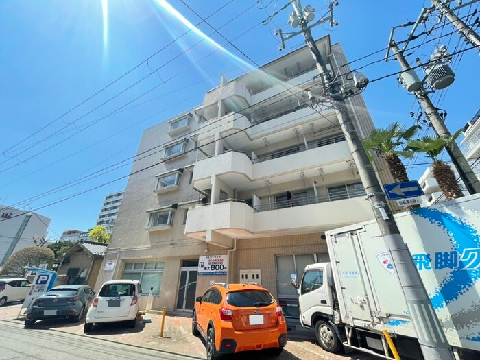 物件外観写真6　(駐車場)