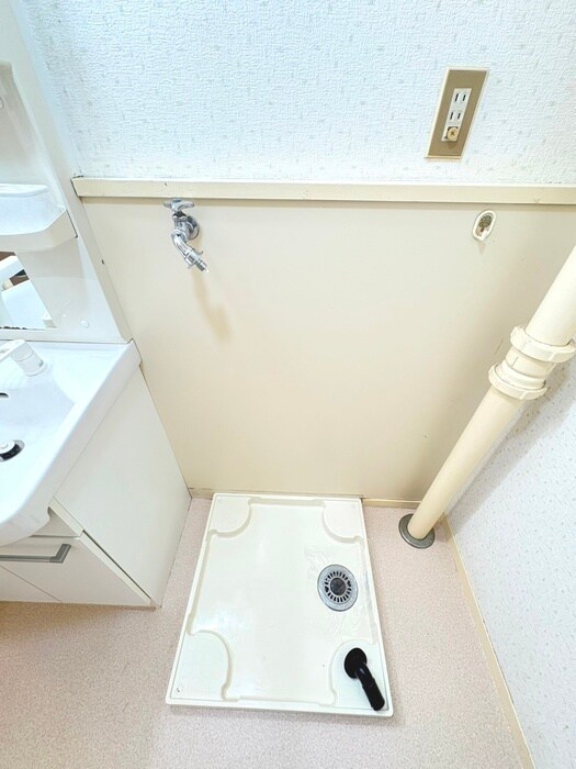 物件内観写真15　(洗濯機置場)