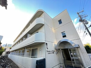 エクセランス・ド・花京院外観写真