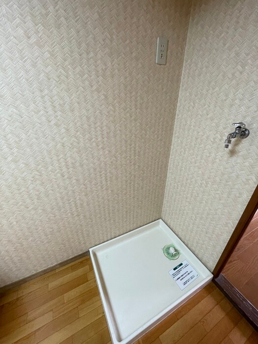 物件内観写真13　(洗濯機置場)