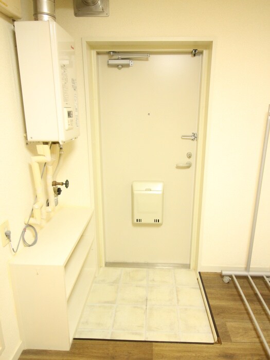 物件内観写真13　(玄関)