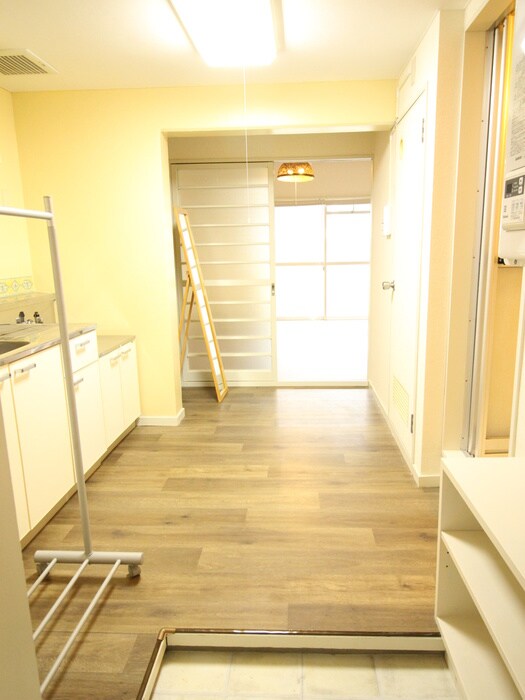 物件内観写真16　(廊下)