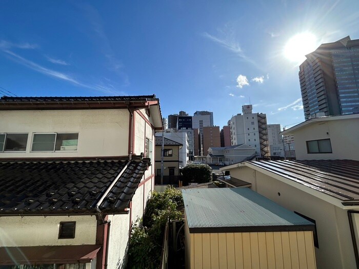 物件内観写真18　(室内からの展望)