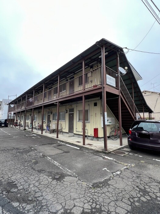 物件外観写真2　(駐輪場)