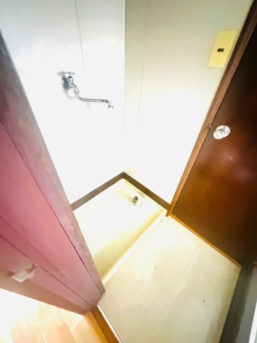 物件内観写真14　(洗濯機置場)