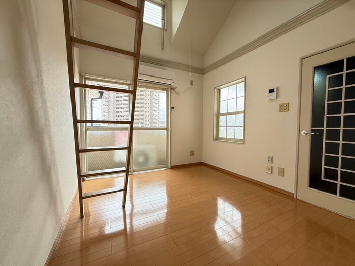 物件内観写真8　(居室)