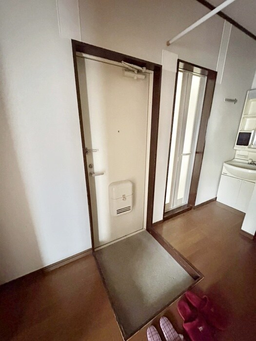 物件内観写真15　(玄関)