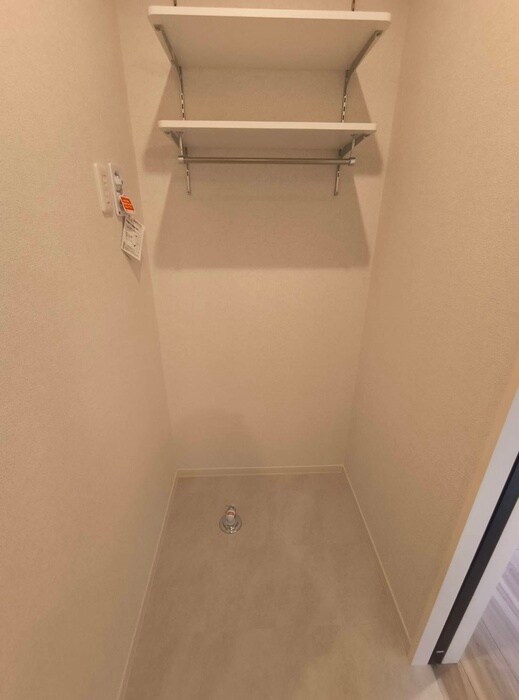 物件内観写真10　(洗濯機置場)