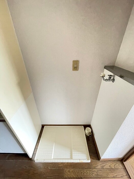 物件内観写真14　(洗濯機置場)