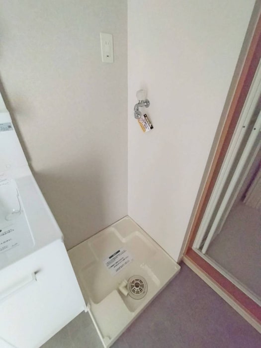 物件内観写真12　(洗濯機置場)