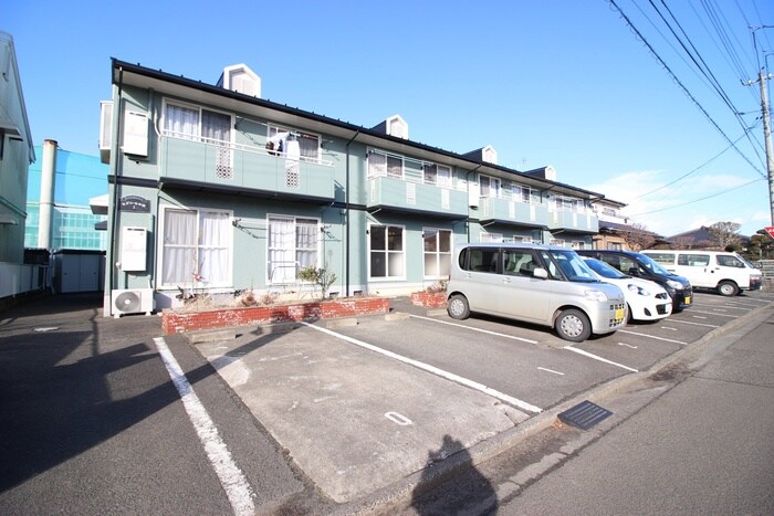 物件外観写真3　(駐車場)