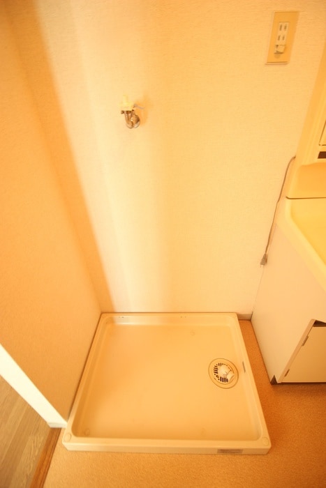 物件内観写真15　(洗濯機置場)