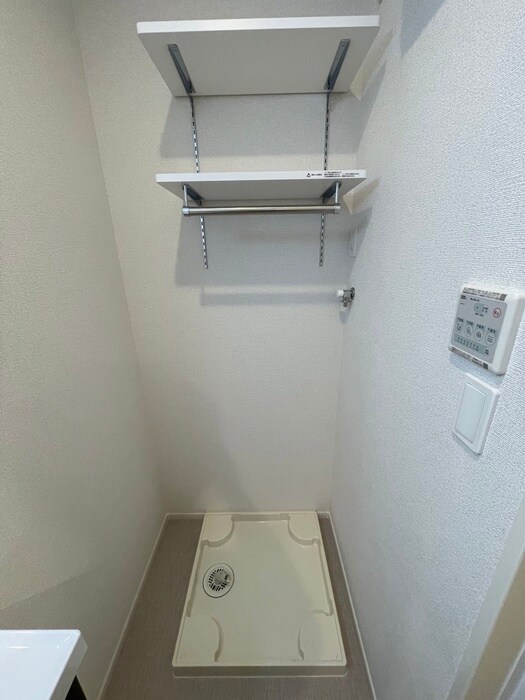 物件内観写真11　(洗濯機置場)