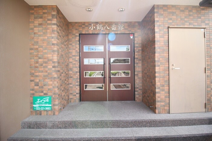 物件外観写真3　(エントランス部分)