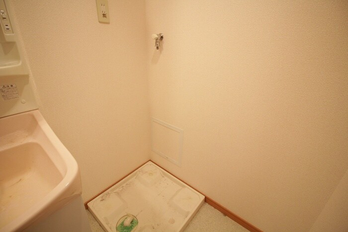 物件内観写真20　(洗濯機置場)