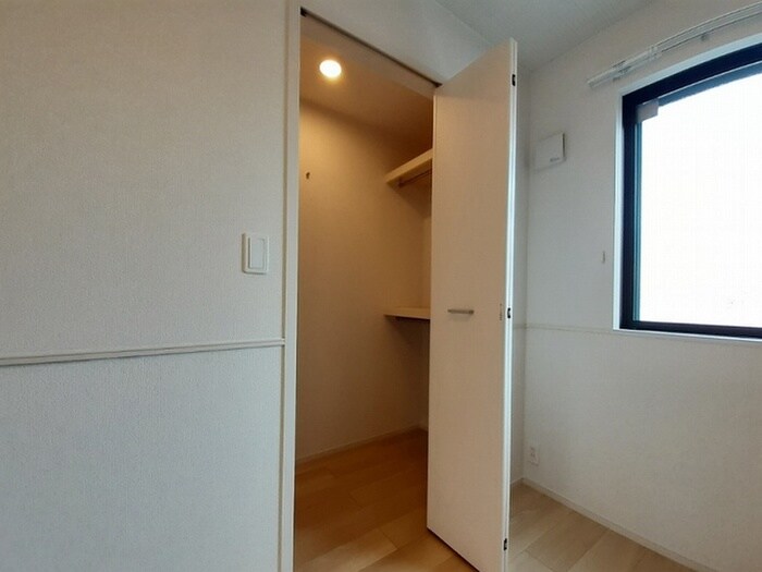 物件内観写真9　(収納)