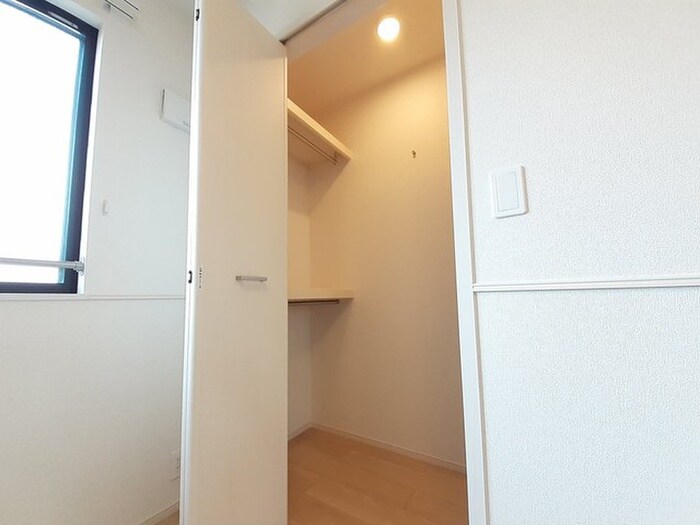 物件内観写真9　(収納)