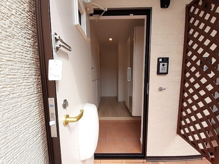 物件内観写真14　(玄関)