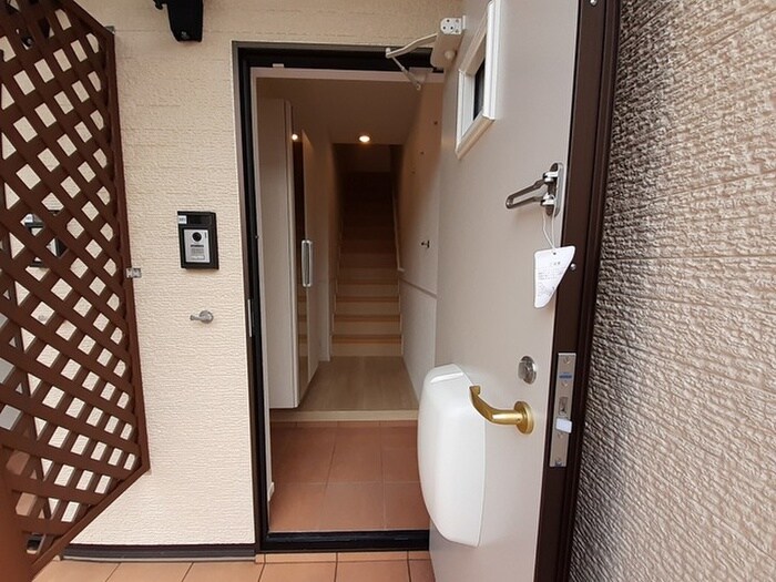 物件内観写真14　(玄関)