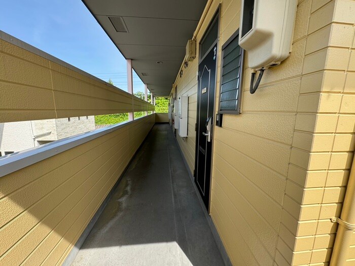 物件外観写真5　(エントランス部分)