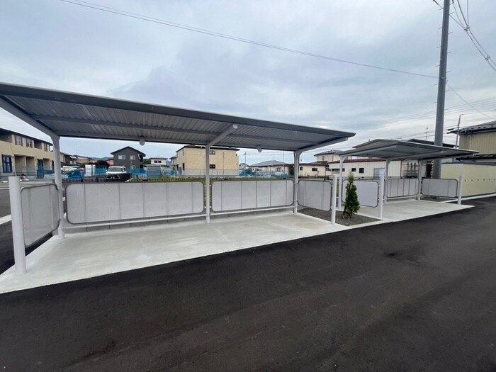 物件外観写真4　(駐輪場)