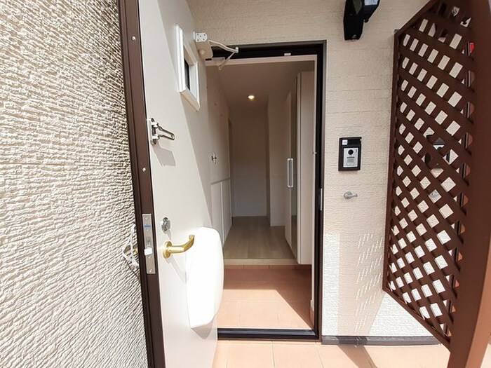 物件内観写真15　(玄関)