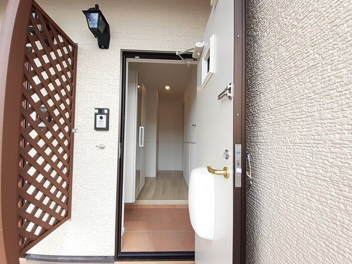 物件内観写真15　(玄関)