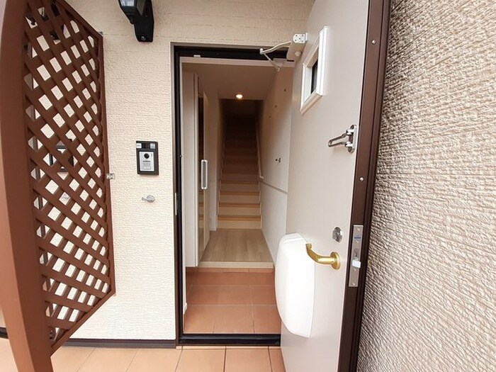 物件内観写真15　(玄関)