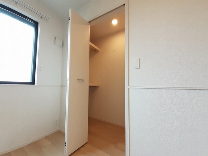 物件内観写真6　(収納)