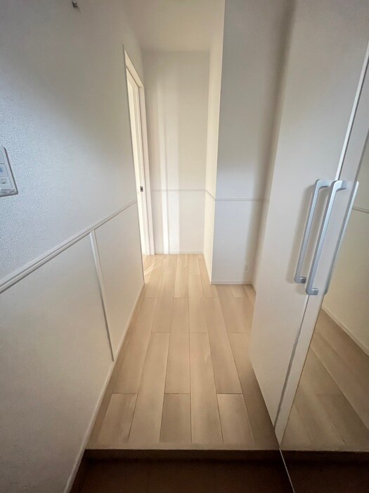 物件内観写真13　(廊下)