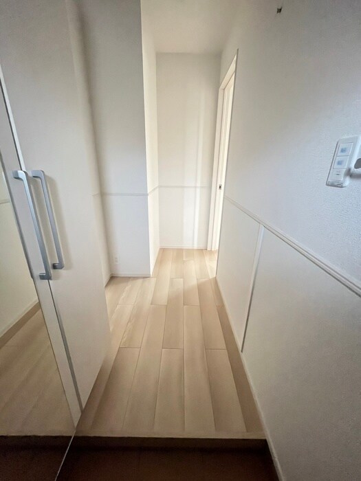 物件内観写真13　(廊下)