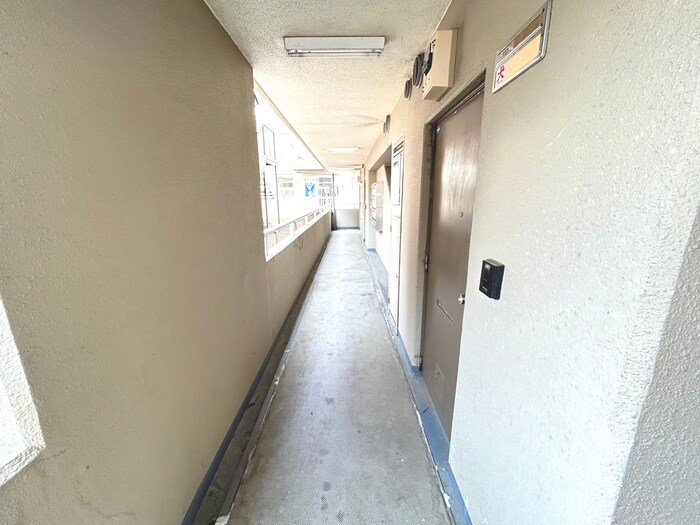 物件外観写真4　(エントランス部分)