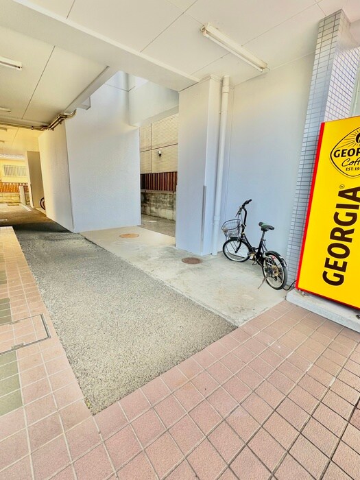 物件外観写真2　(駐輪場)